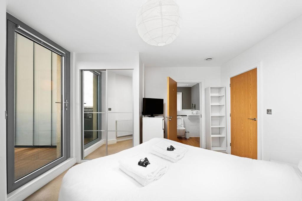 Modern Serviced 3-Bedroom Flat In East London Exterior photo