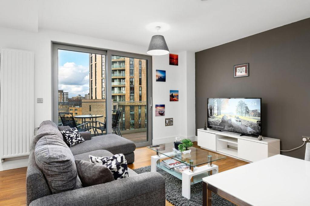 Modern Serviced 3-Bedroom Flat In East London Exterior photo